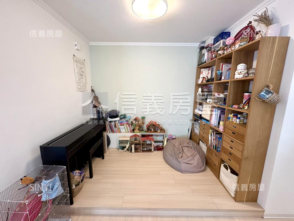 區公所華中街邊間漂亮美宅房屋室內格局與周邊環境