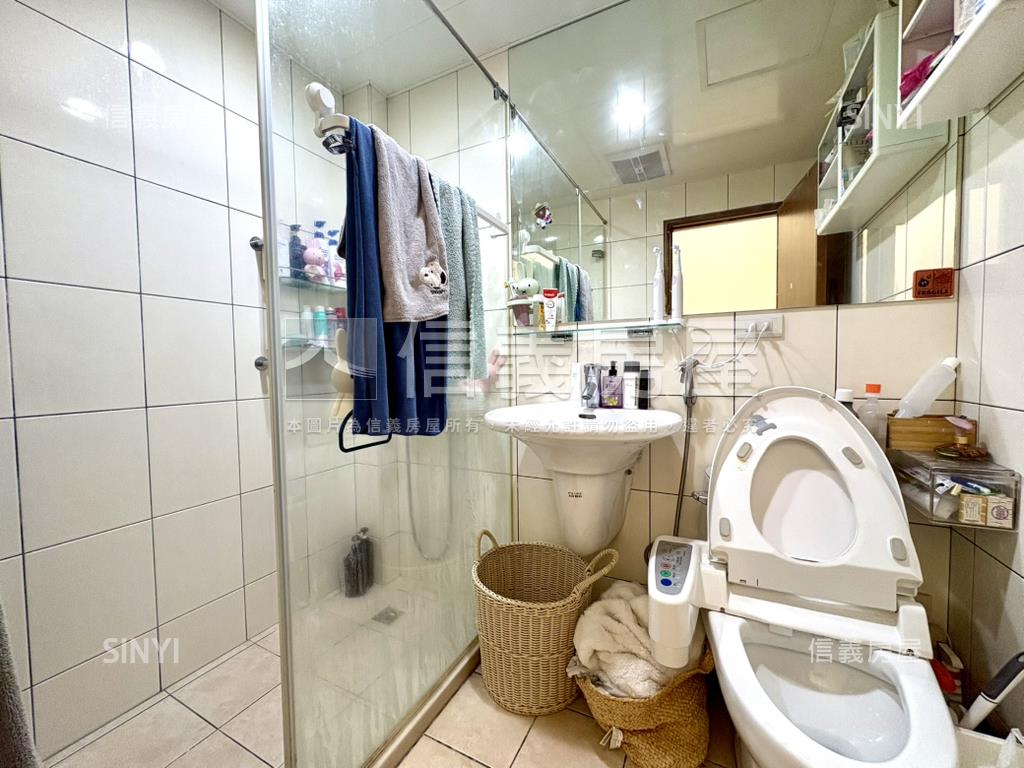 區公所華中街邊間漂亮美宅房屋室內格局與周邊環境