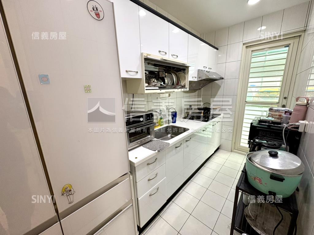 區公所華中街邊間漂亮美宅房屋室內格局與周邊環境