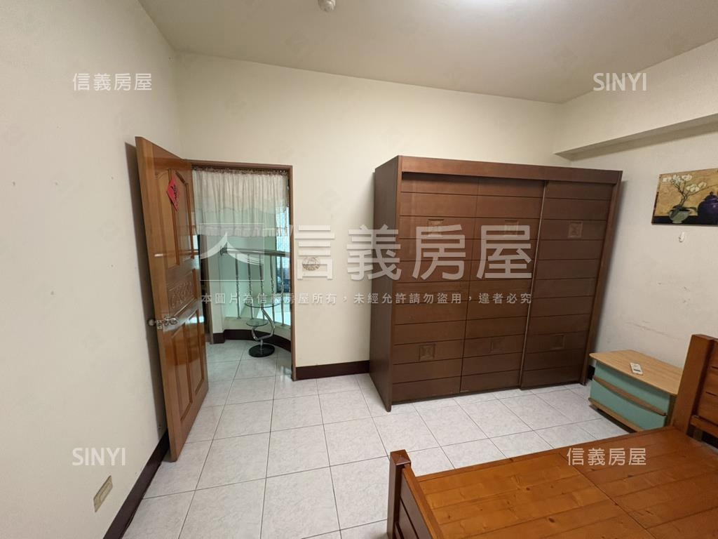 近信義國中小三房附平車房屋室內格局與周邊環境