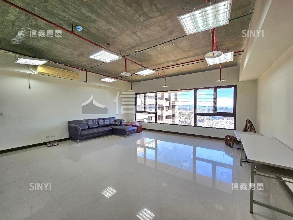 廣二頂樓大器四房三車位房屋室內格局與周邊環境