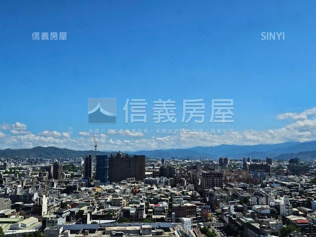 廣二頂樓大器四房三車位房屋室內格局與周邊環境