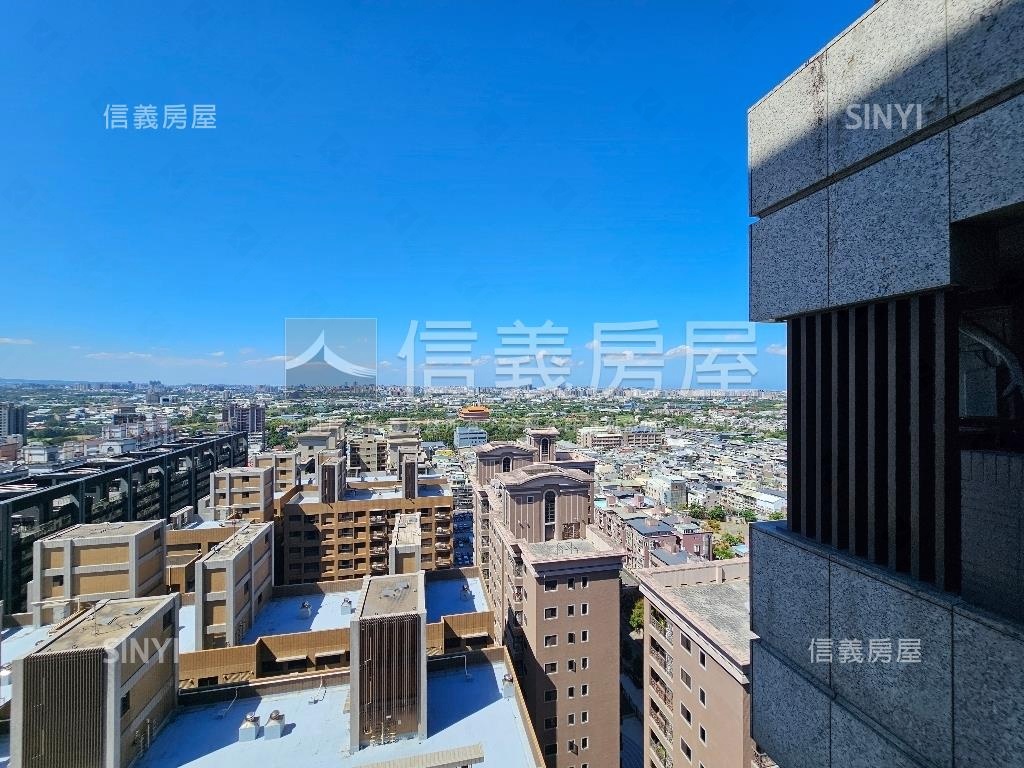 廣二頂樓大器四房三車位房屋室內格局與周邊環境