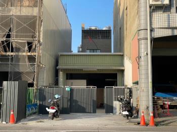 郡平路面寬約６米土地