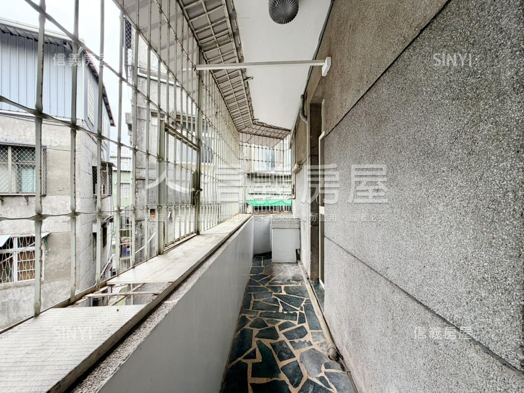 近頂溪站邊間四樓頂加房屋室內格局與周邊環境