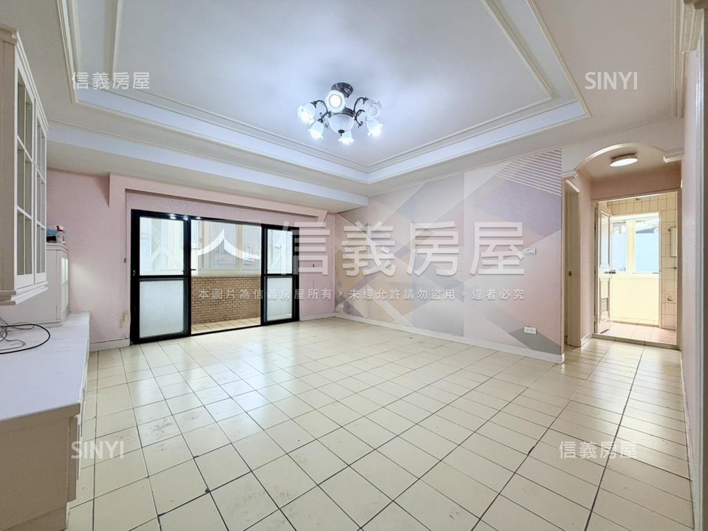 近頂溪站邊間四樓頂加房屋室內格局與周邊環境