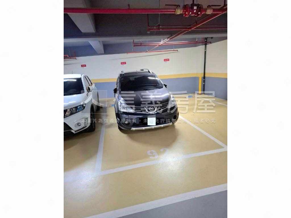 專任誠藝幸福３房車位房屋室內格局與周邊環境