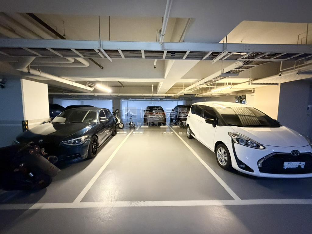 深耕９樹梢舒適大三房車位房屋室內格局與周邊環境