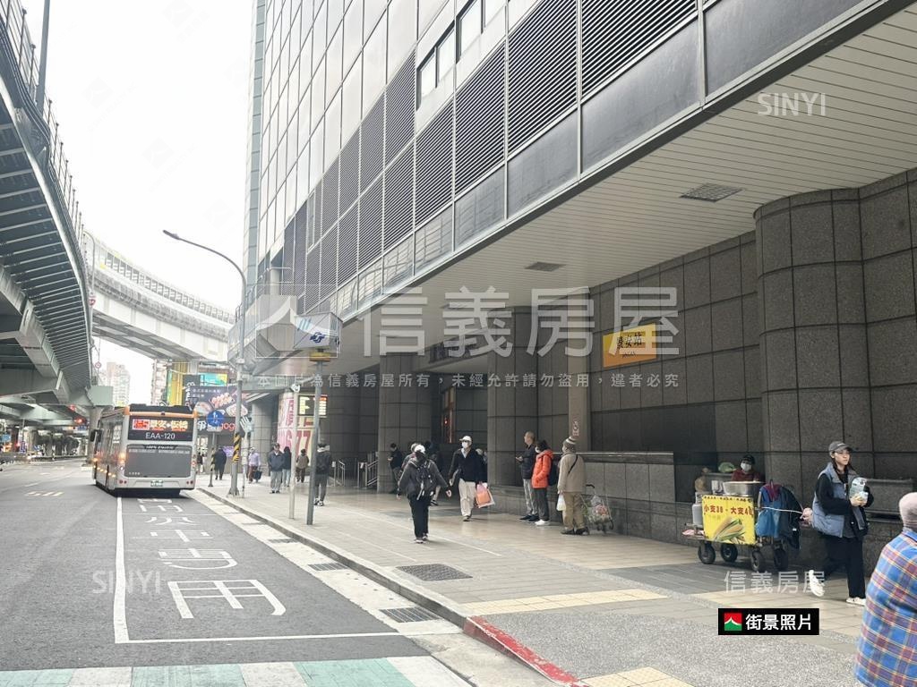 近中和國小邊間電梯三房房屋室內格局與周邊環境