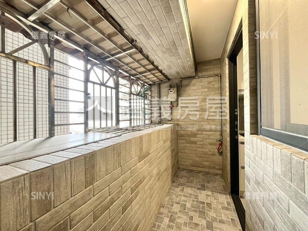 親水綠堤高樓兩房平面車位房屋室內格局與周邊環境