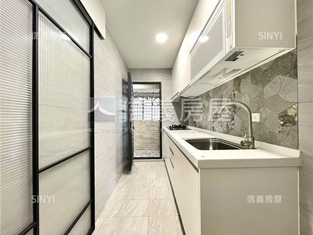 親水綠堤高樓兩房平面車位房屋室內格局與周邊環境