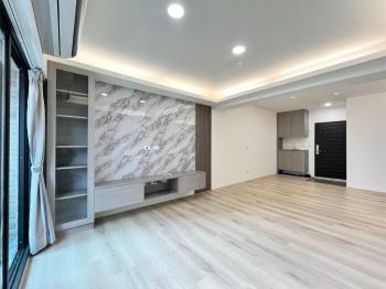 親水綠堤高樓兩房平面車位