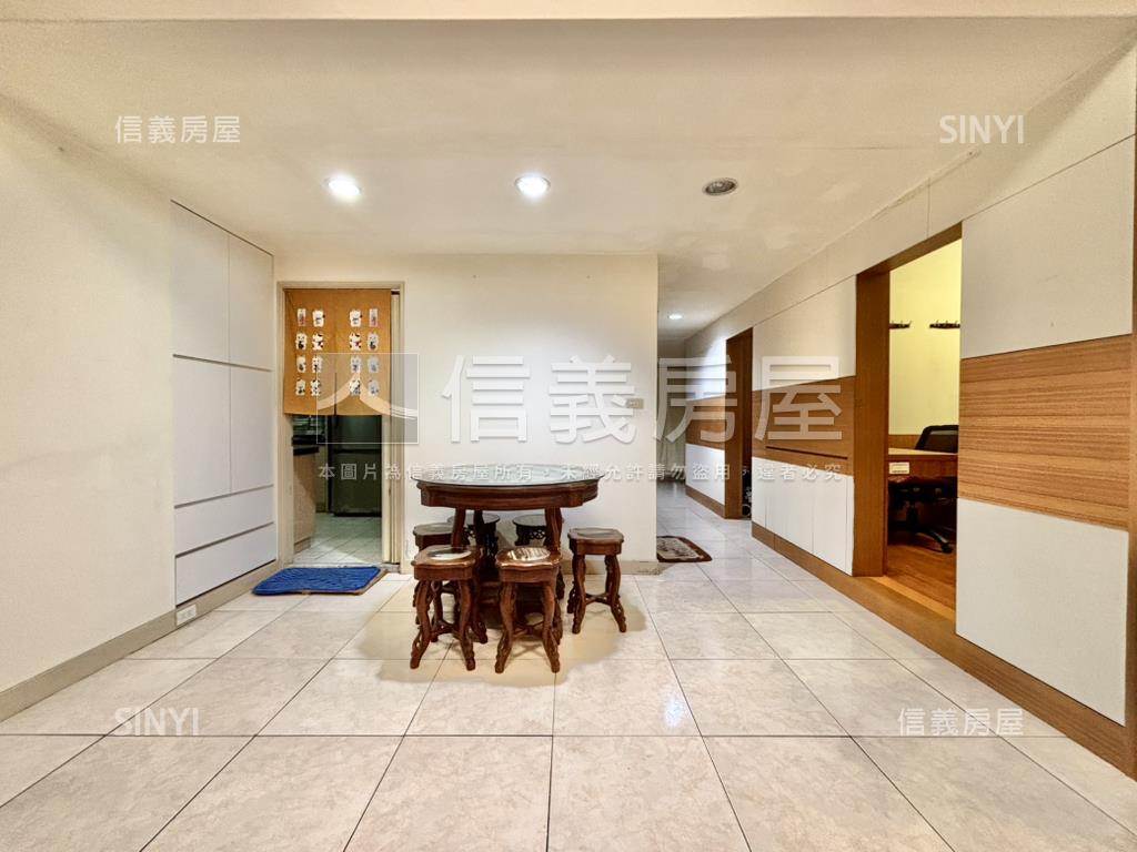 春和景明●日月光四房車位房屋室內格局與周邊環境