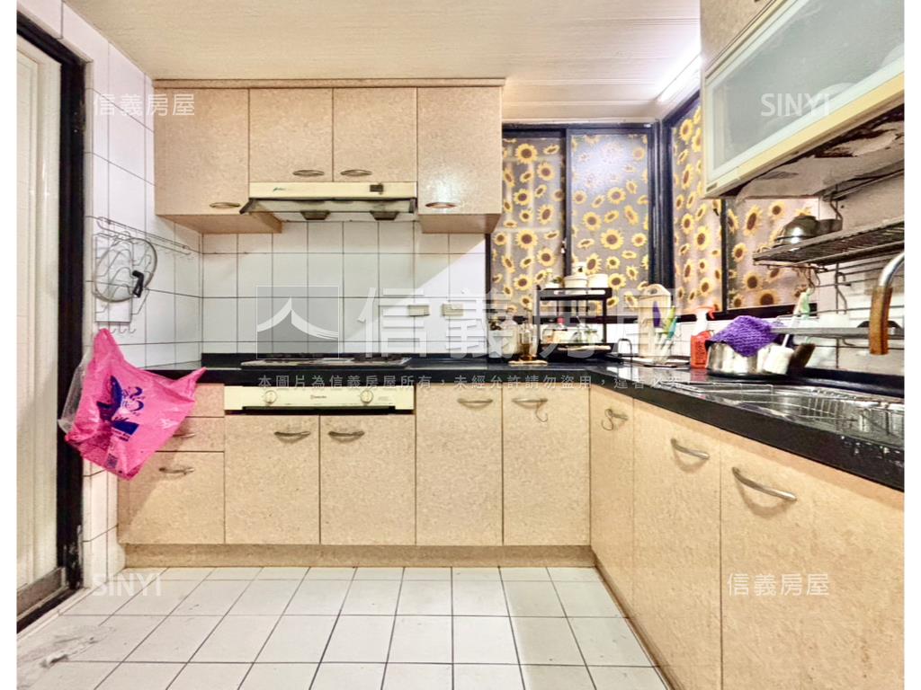 春和景明●日月光四房車位房屋室內格局與周邊環境