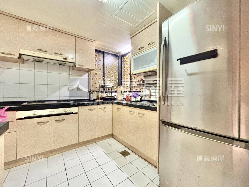 春和景明●日月光四房車位房屋室內格局與周邊環境