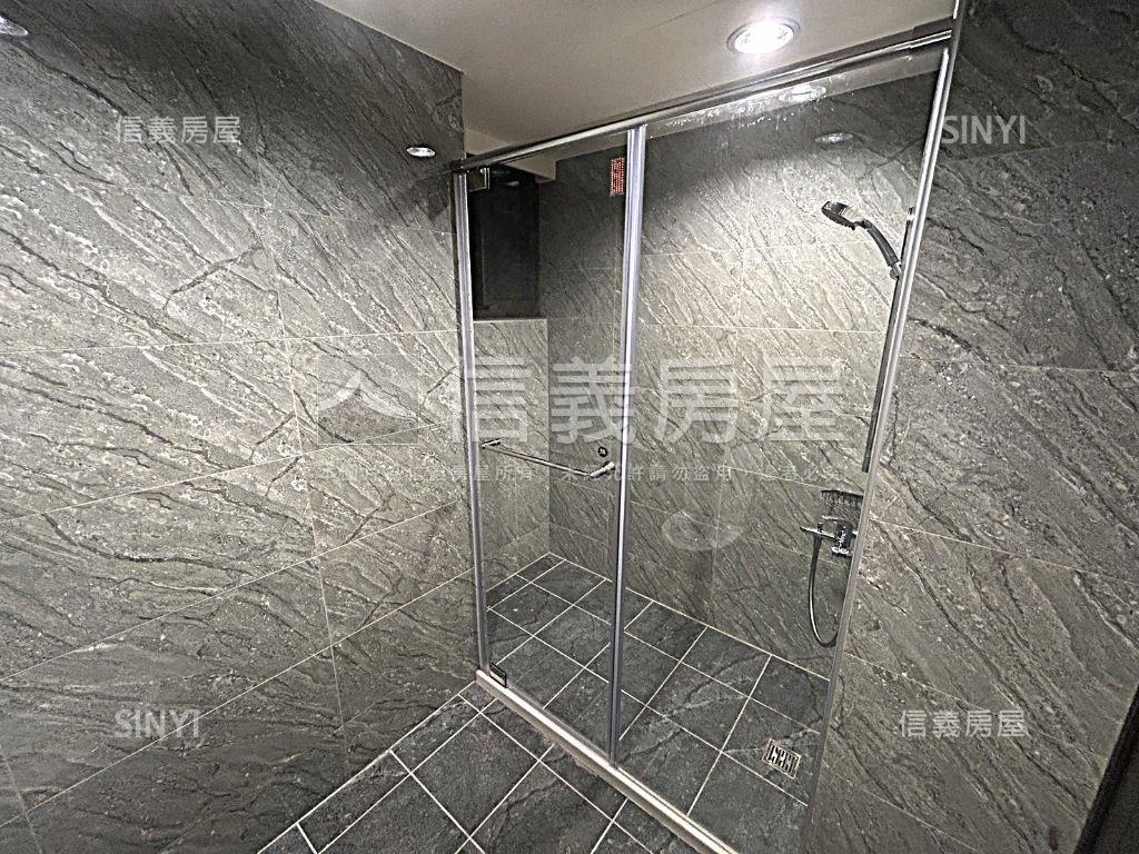 皇普莊園朝南大三房平車房屋室內格局與周邊環境