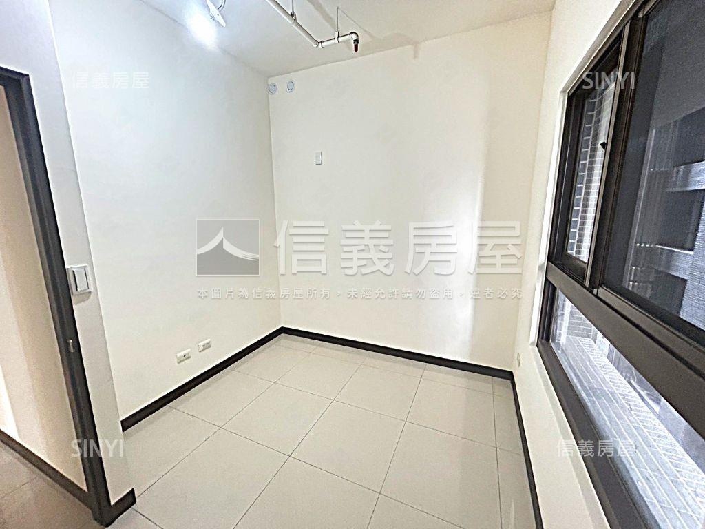 皇普莊園朝南大三房平車房屋室內格局與周邊環境