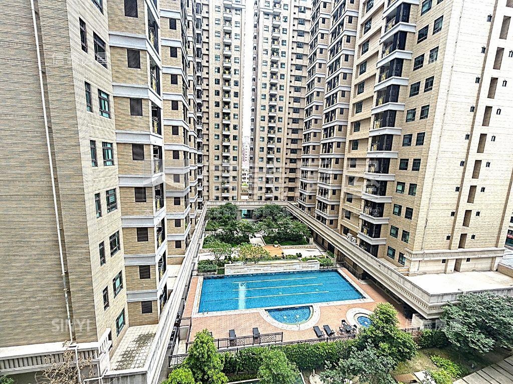 皇普莊園朝南大三房平車房屋室內格局與周邊環境