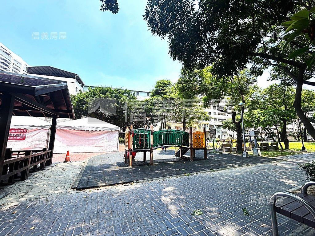 皇普莊園朝南大三房平車房屋室內格局與周邊環境
