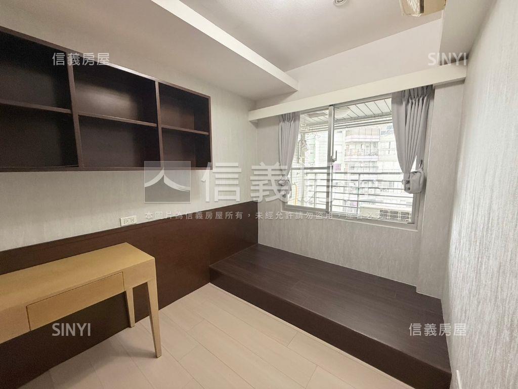 海揚美景四房車位房屋室內格局與周邊環境