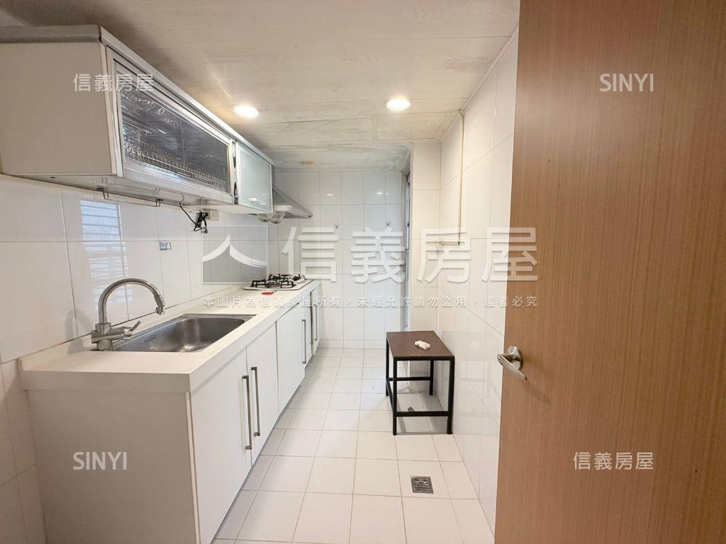 海揚美景四房車位房屋室內格局與周邊環境