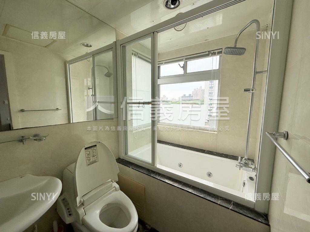 海揚美景四房車位房屋室內格局與周邊環境