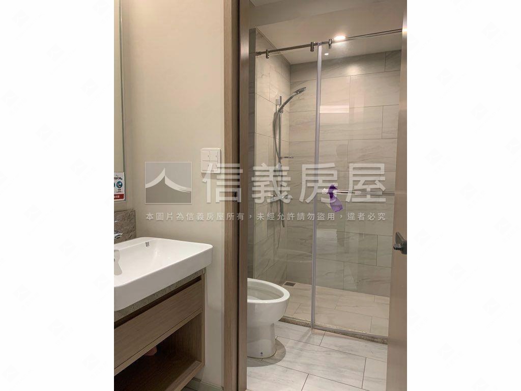 華山川高樓裝潢景觀宅房屋室內格局與周邊環境