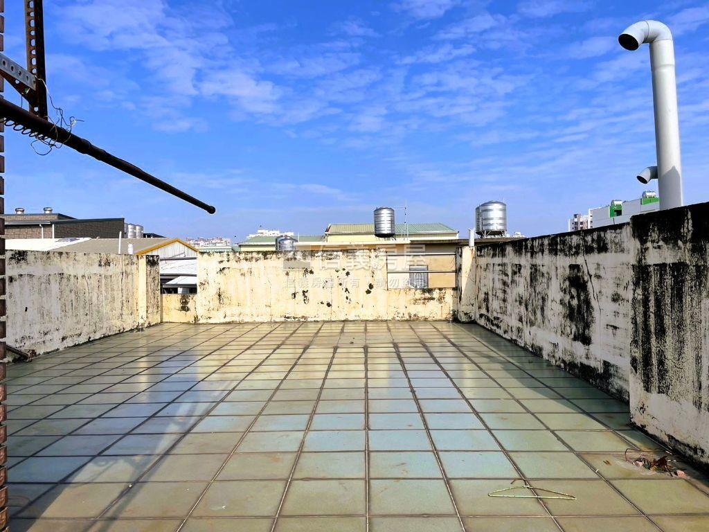 南區近體育公園透天房屋室內格局與周邊環境