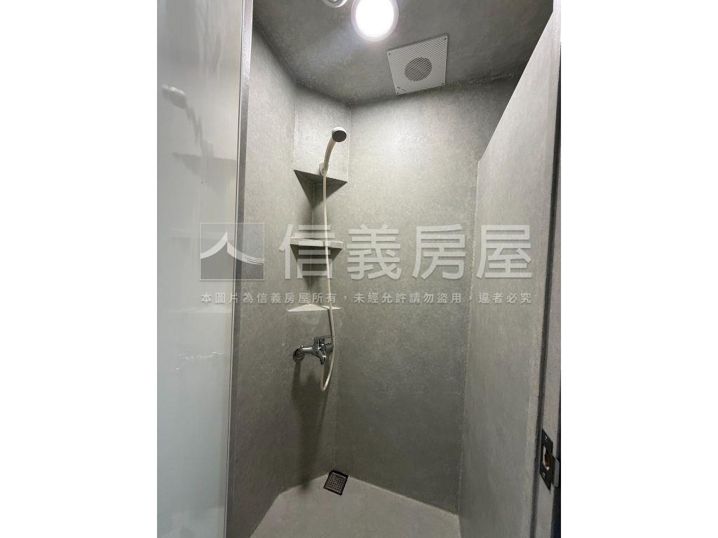 急售大地風華有車位房屋室內格局與周邊環境