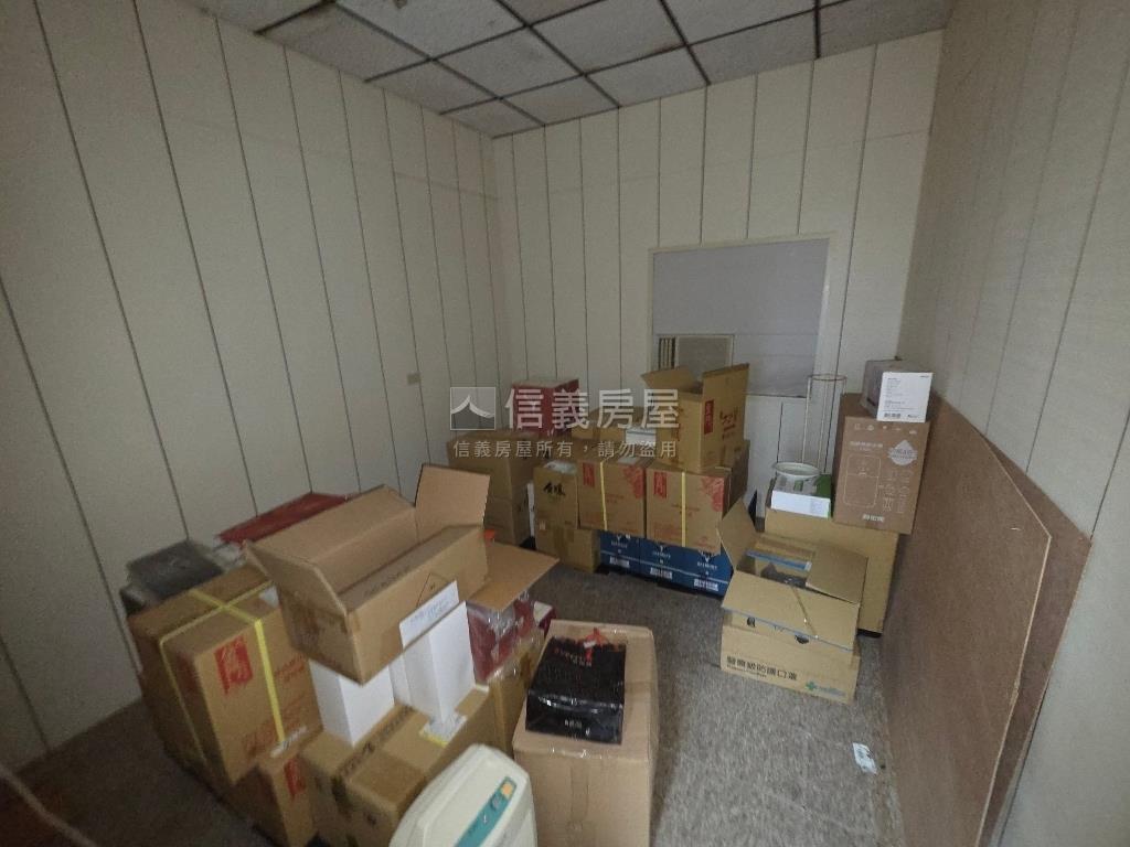 民族路潛力股收租中金店面房屋室內格局與周邊環境