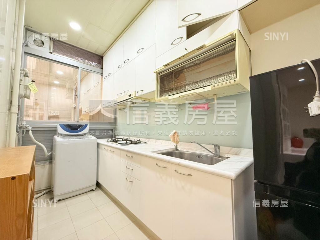 爵仕堡美裝露臺戶房屋室內格局與周邊環境