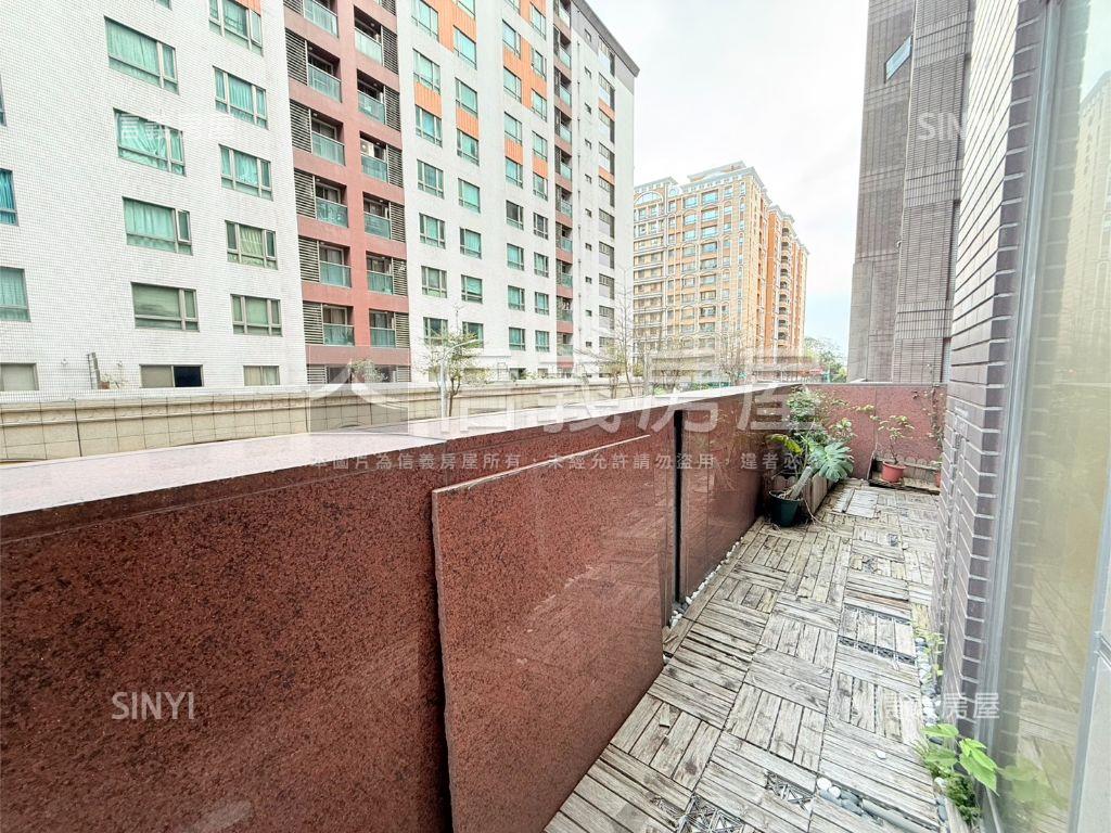 爵仕堡美裝露臺戶房屋室內格局與周邊環境