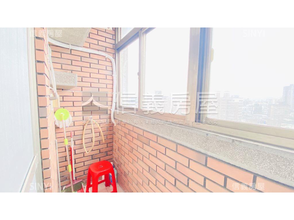 登峰名人小資溫馨宅房屋室內格局與周邊環境