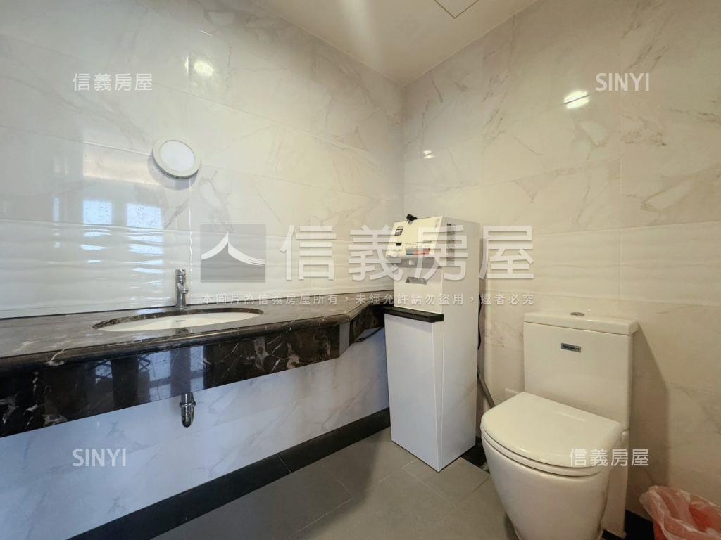 天廈朝東次頂樓高樓視野戶房屋室內格局與周邊環境