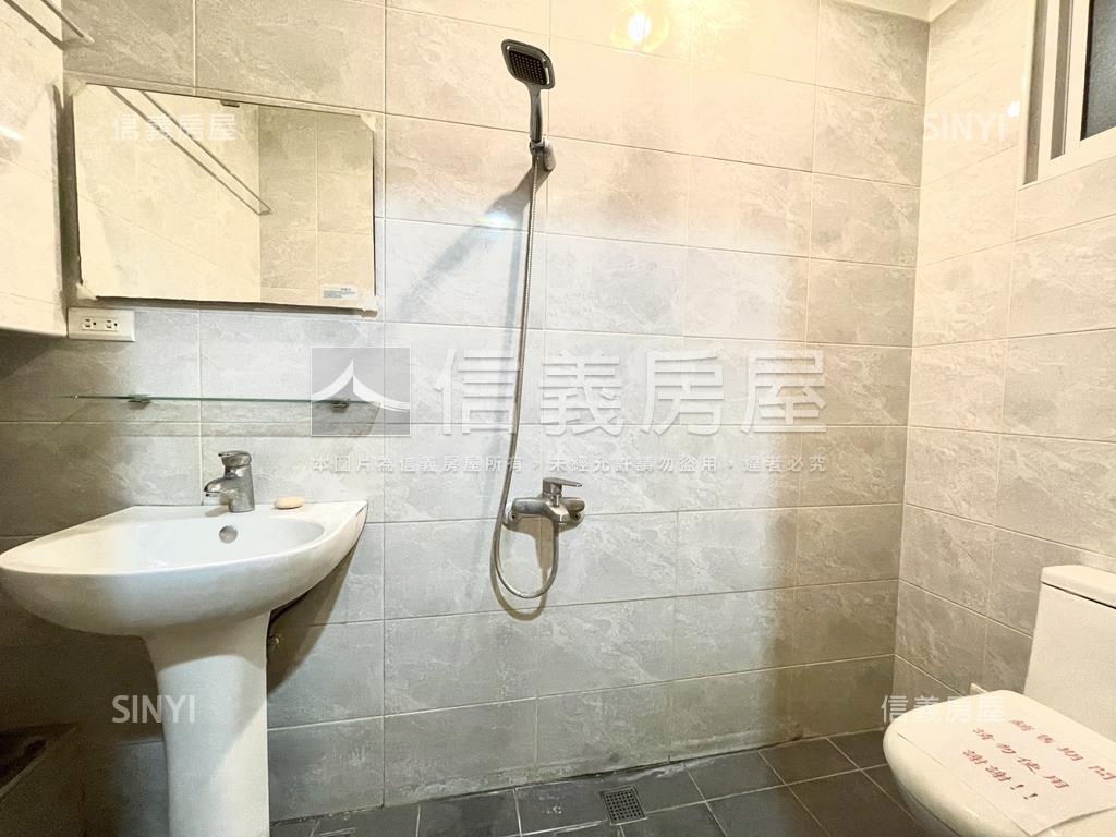 近愛河低總價活巷透天房屋室內格局與周邊環境