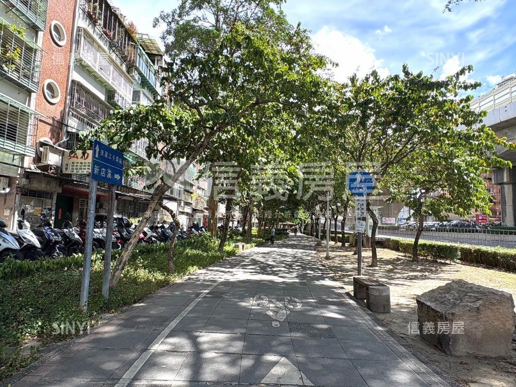 江翠公園景觀三房車位房屋室內格局與周邊環境