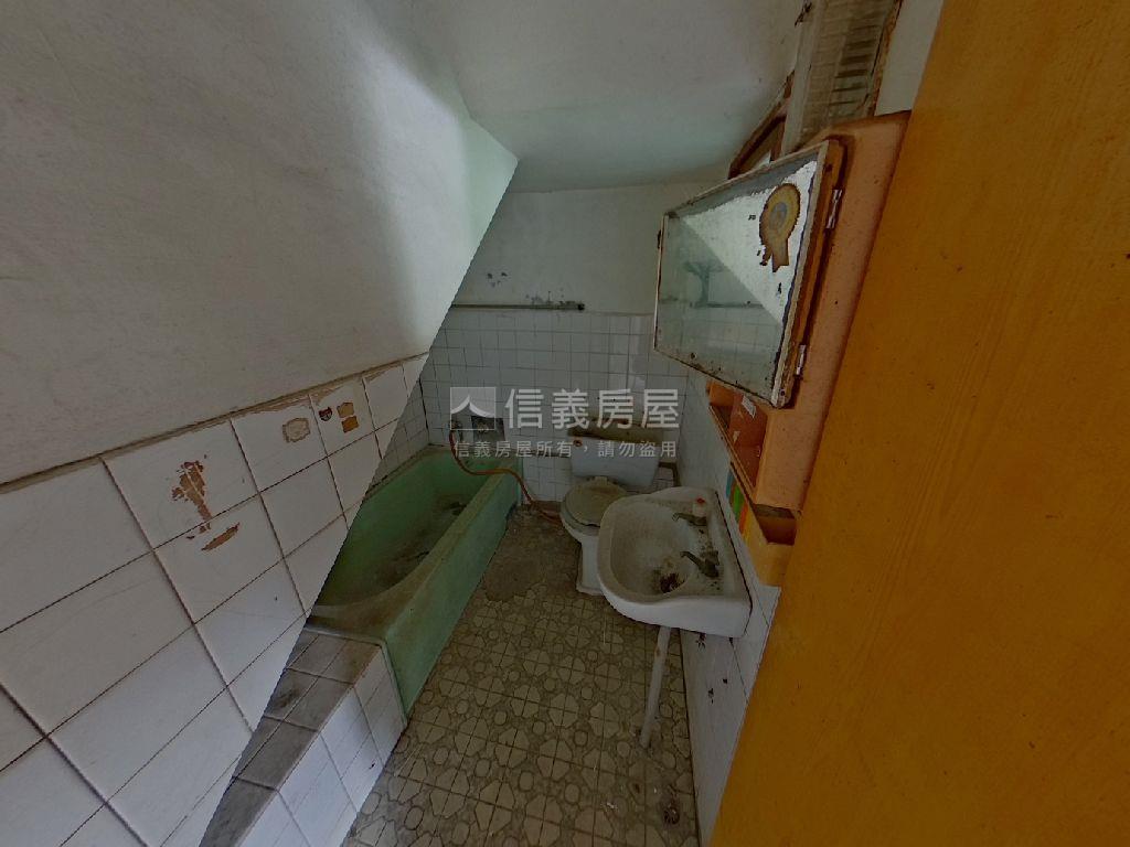 近南清大靜巷透天房屋室內格局與周邊環境