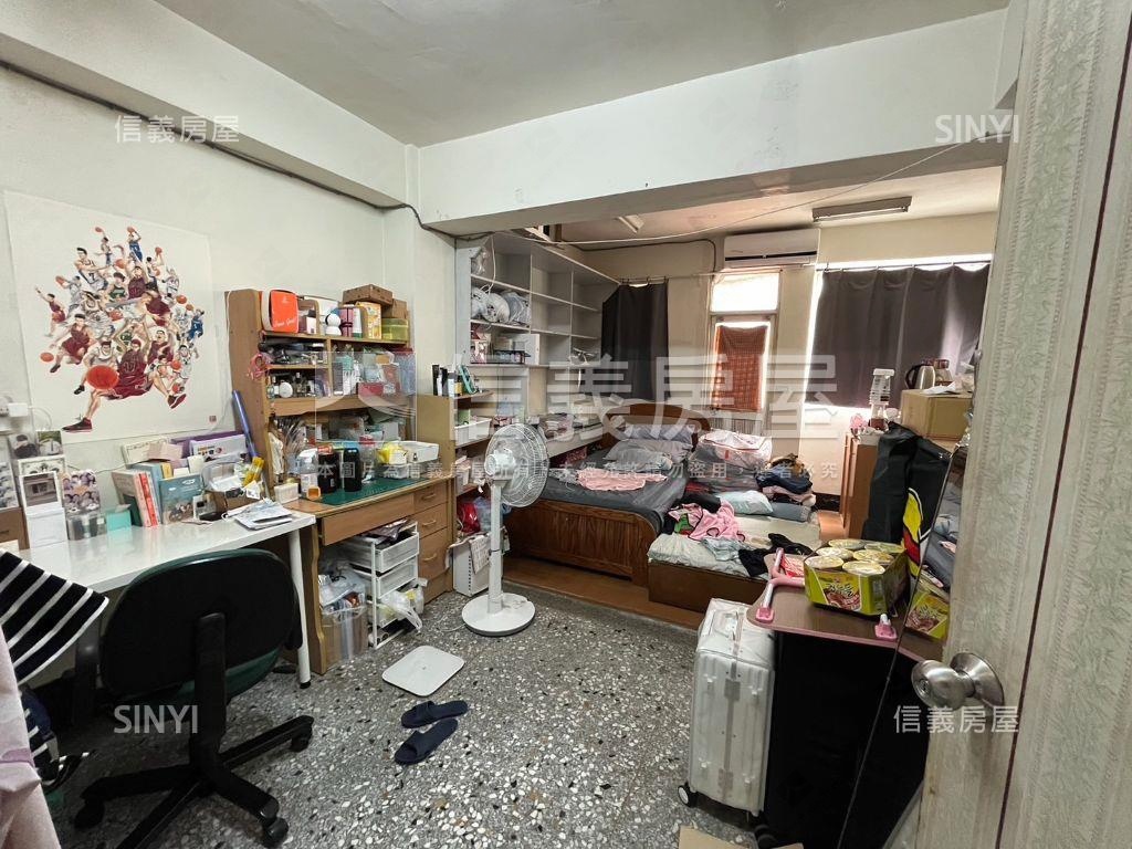 一中中國醫透天店面房屋室內格局與周邊環境