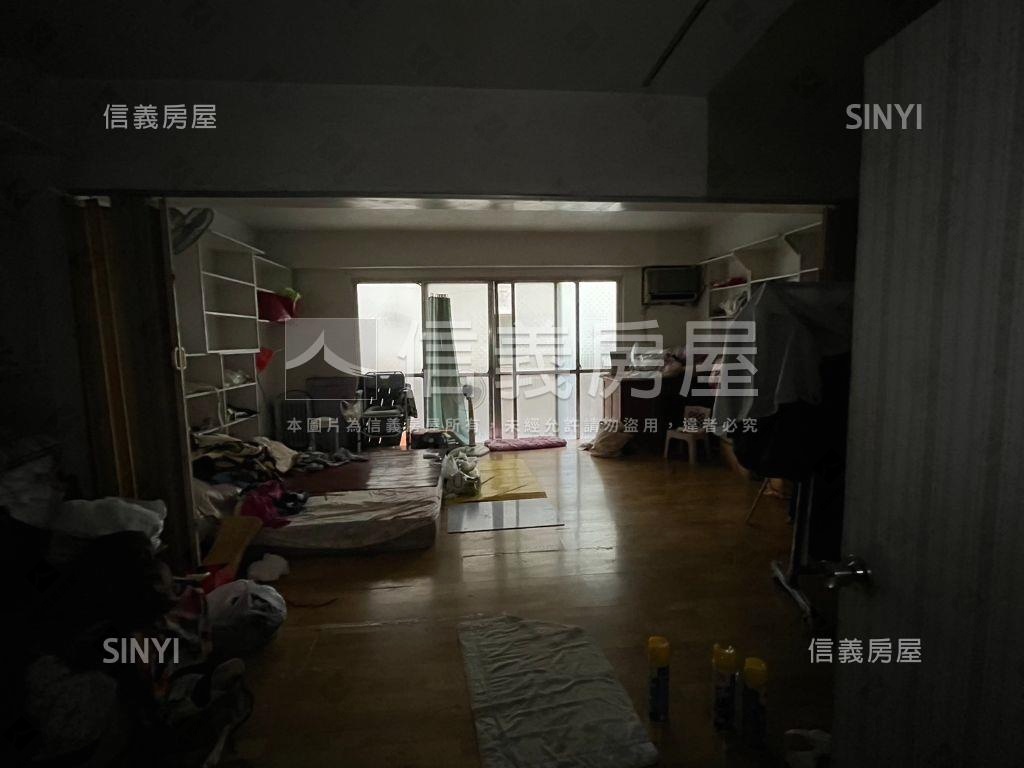 一中中國醫透天店面房屋室內格局與周邊環境
