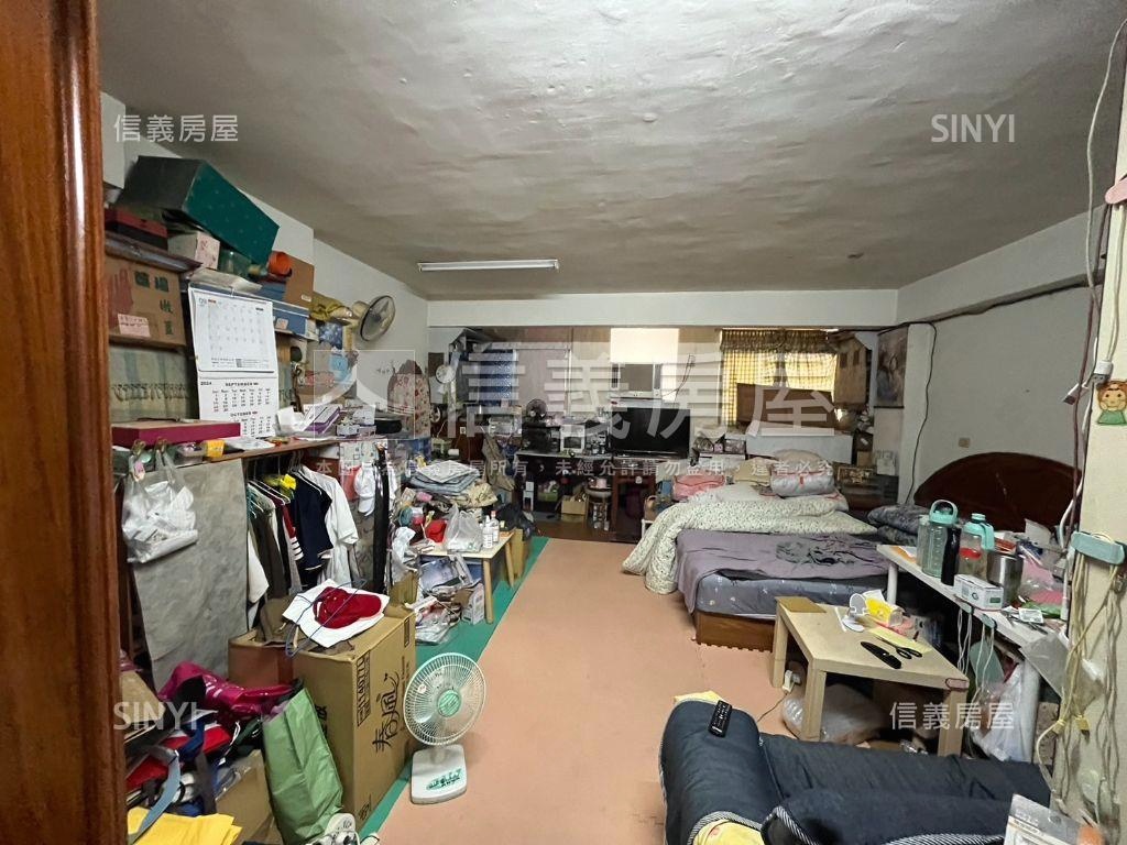一中中國醫透天店面房屋室內格局與周邊環境