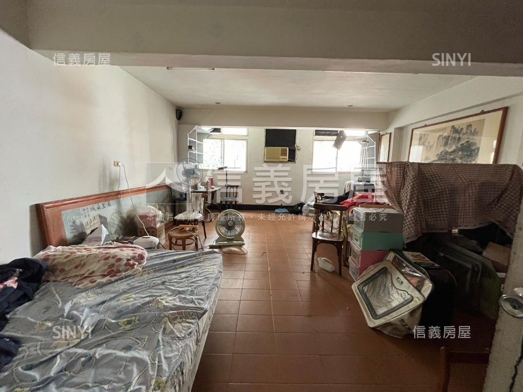 一中中國醫透天店面房屋室內格局與周邊環境