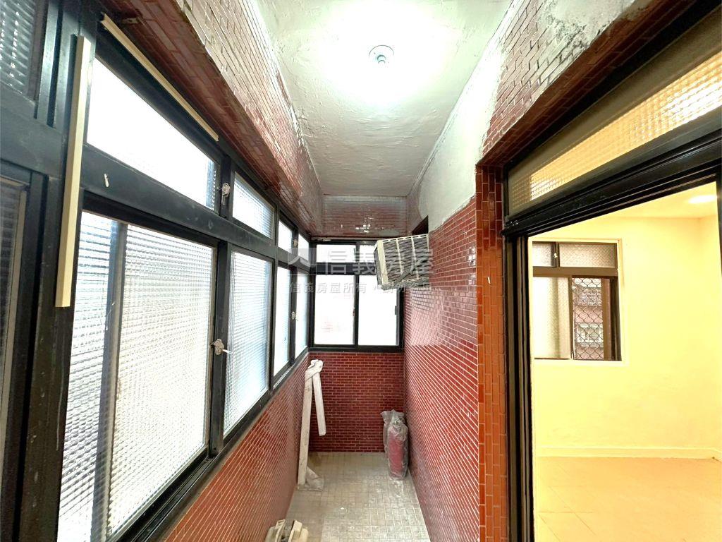 煥然一新明亮邊間大四房房屋室內格局與周邊環境