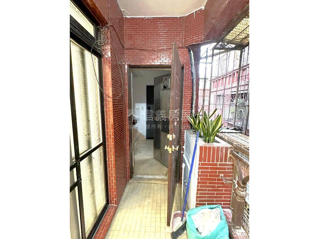 煥然一新明亮邊間大四房房屋室內格局與周邊環境
