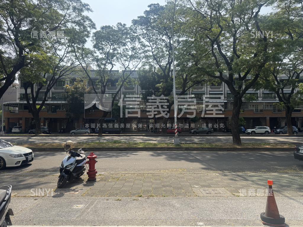 土庫重劃區稀有正路透店房屋室內格局與周邊環境