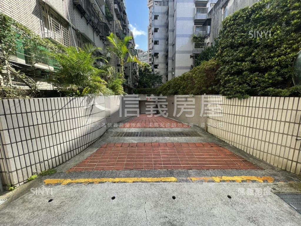 台大人潮三角窗金店房屋室內格局與周邊環境