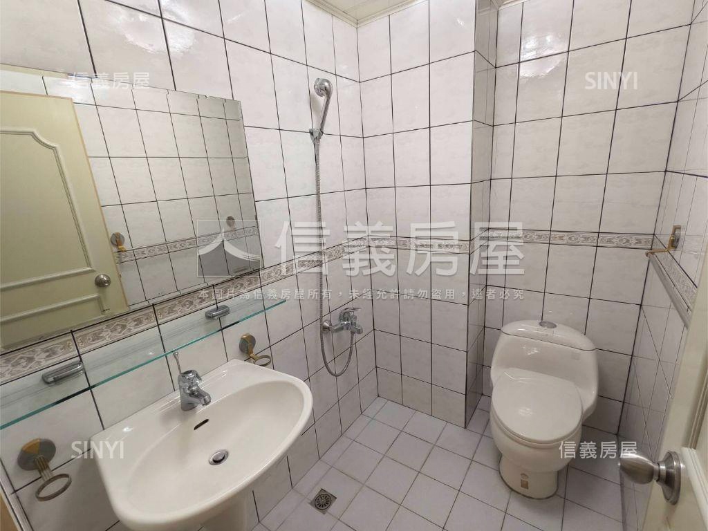 好喜歡坤山和歌四房＋車位房屋室內格局與周邊環境