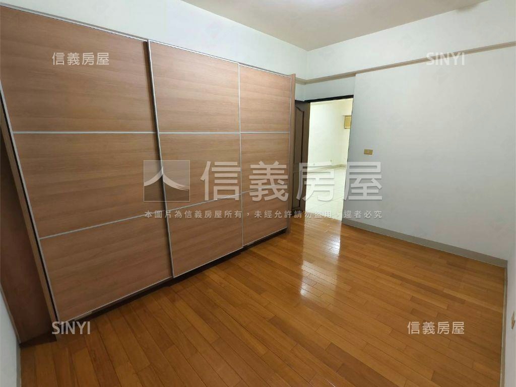 好喜歡坤山和歌四房＋車位房屋室內格局與周邊環境