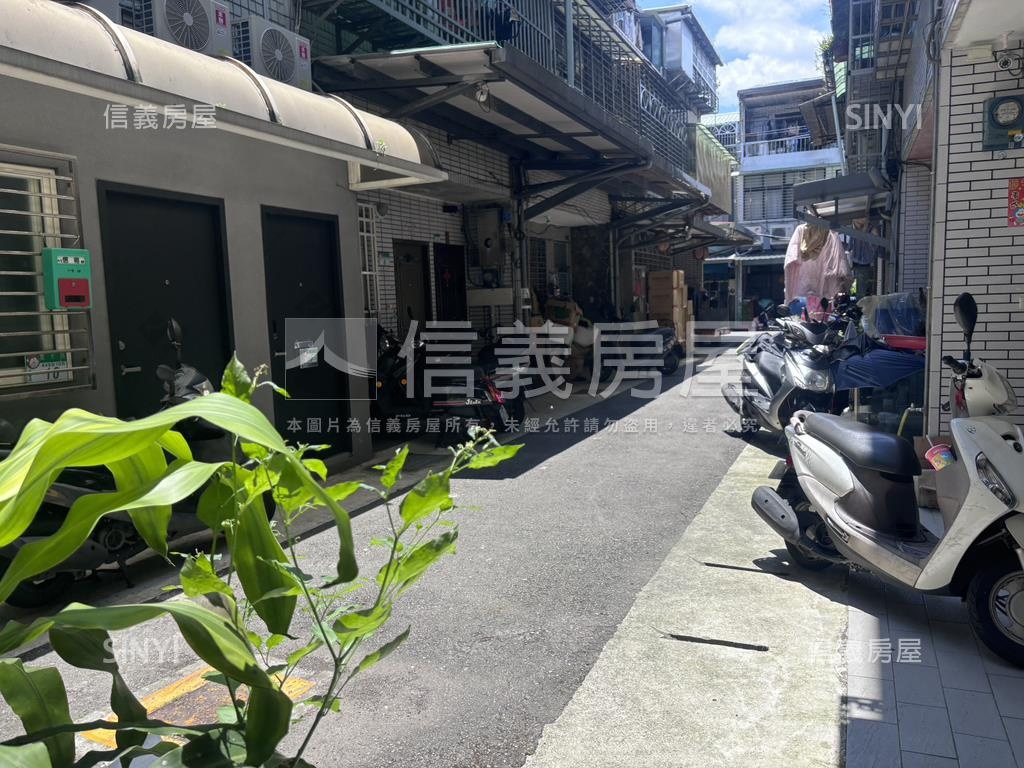 大馬路大店面透天房屋室內格局與周邊環境