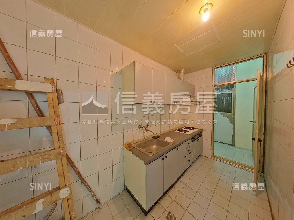 專任。近南樹林火車站一樓房屋室內格局與周邊環境