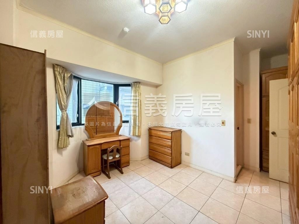 國泰建設稀有三房『車位』房屋室內格局與周邊環境